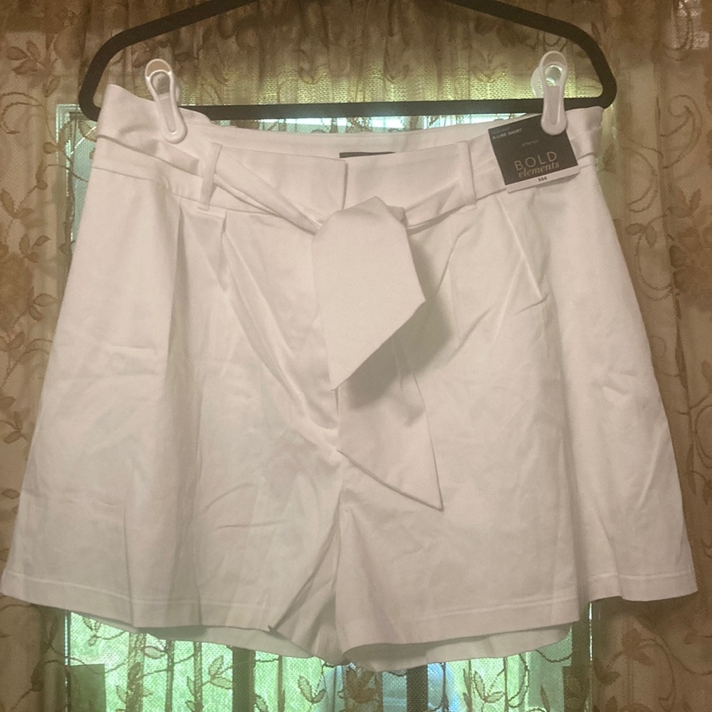 Bold elements High-Rise  A-Line Shorts